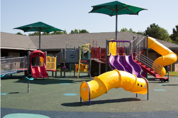 Geräuschkulisse und Spielplatz